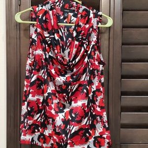 Sleeveless pretty blouse